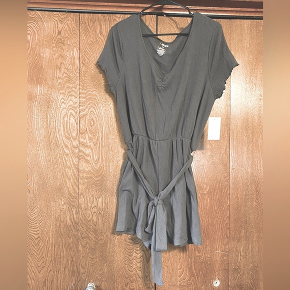 SO Pants - Gray Knit Romper
